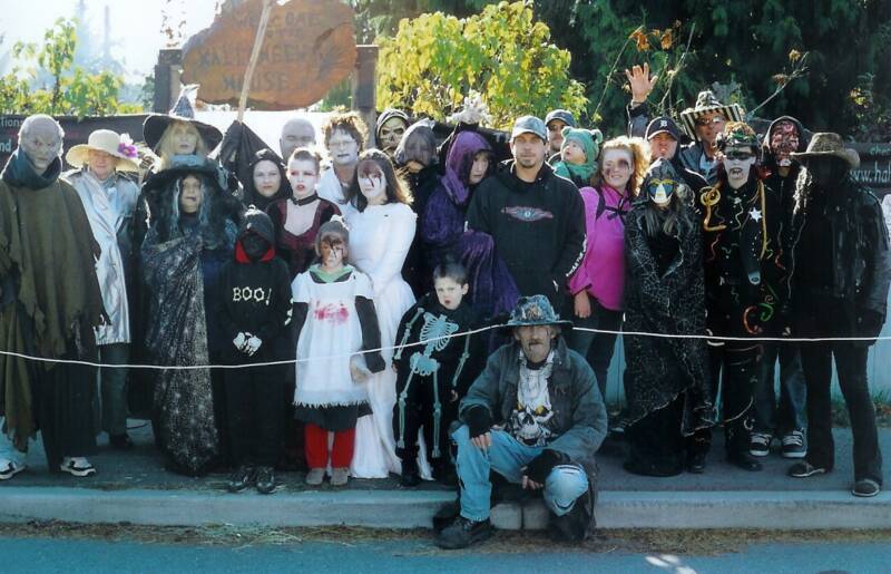 If you look closely, all the missing faces are here. Erik the Old on the far left, AJ in the Boo shirt in front, Josh from Command right in front of Beetlejuice's hand, Beetlejuice in the striped cowboy hat, and Kris from Command behind  Frog Baby Stephen